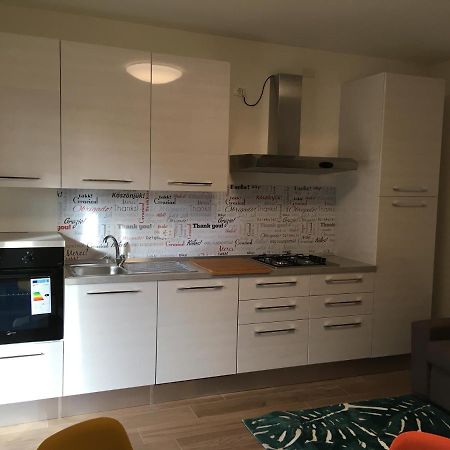 Residenza Elena Apartment Rimini Ngoại thất bức ảnh
