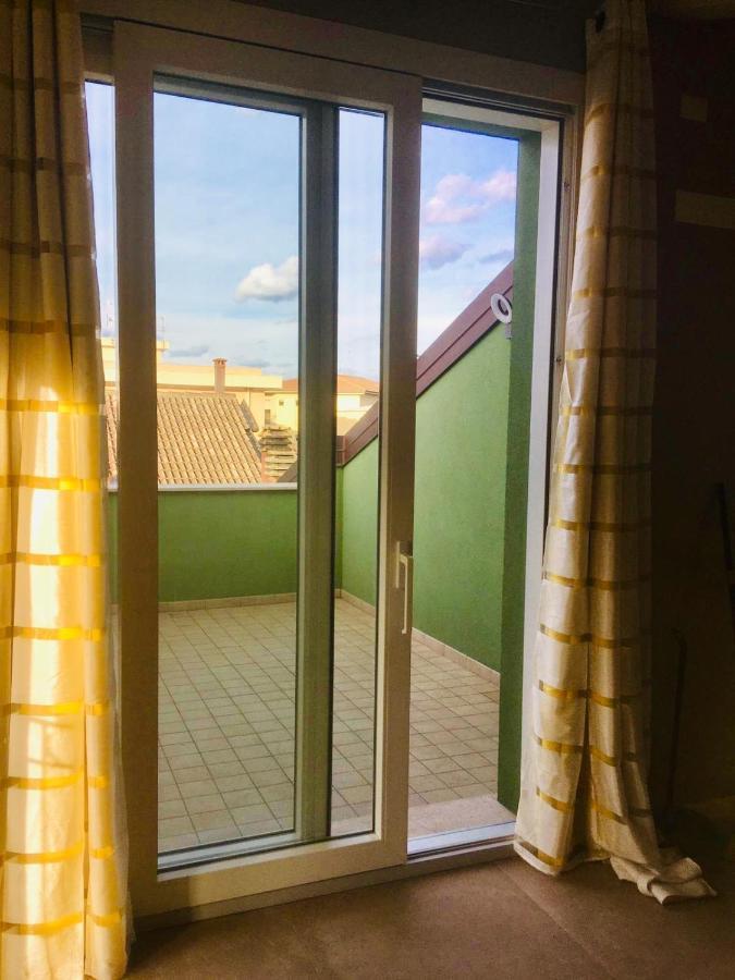 Residenza Elena Apartment Rimini Ngoại thất bức ảnh
