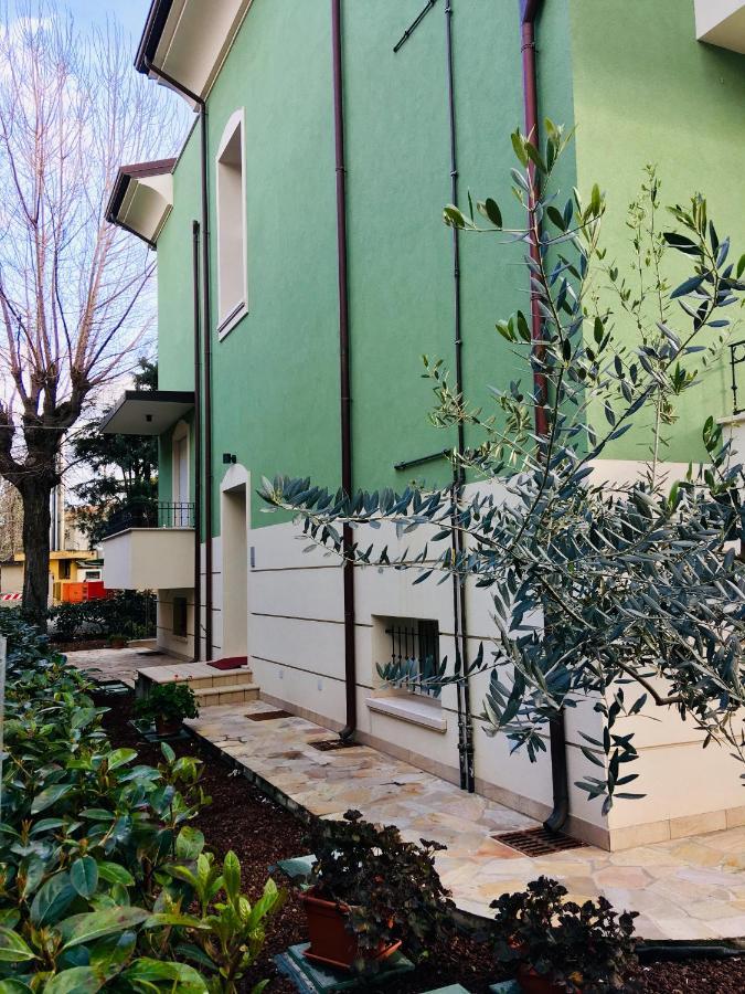 Residenza Elena Apartment Rimini Ngoại thất bức ảnh