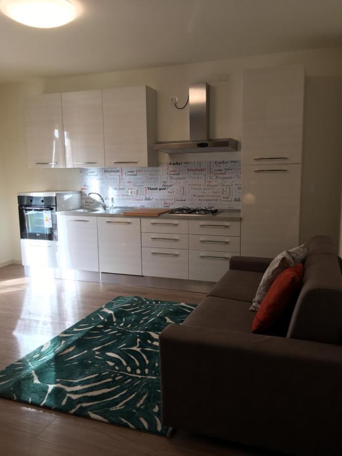 Residenza Elena Apartment Rimini Ngoại thất bức ảnh