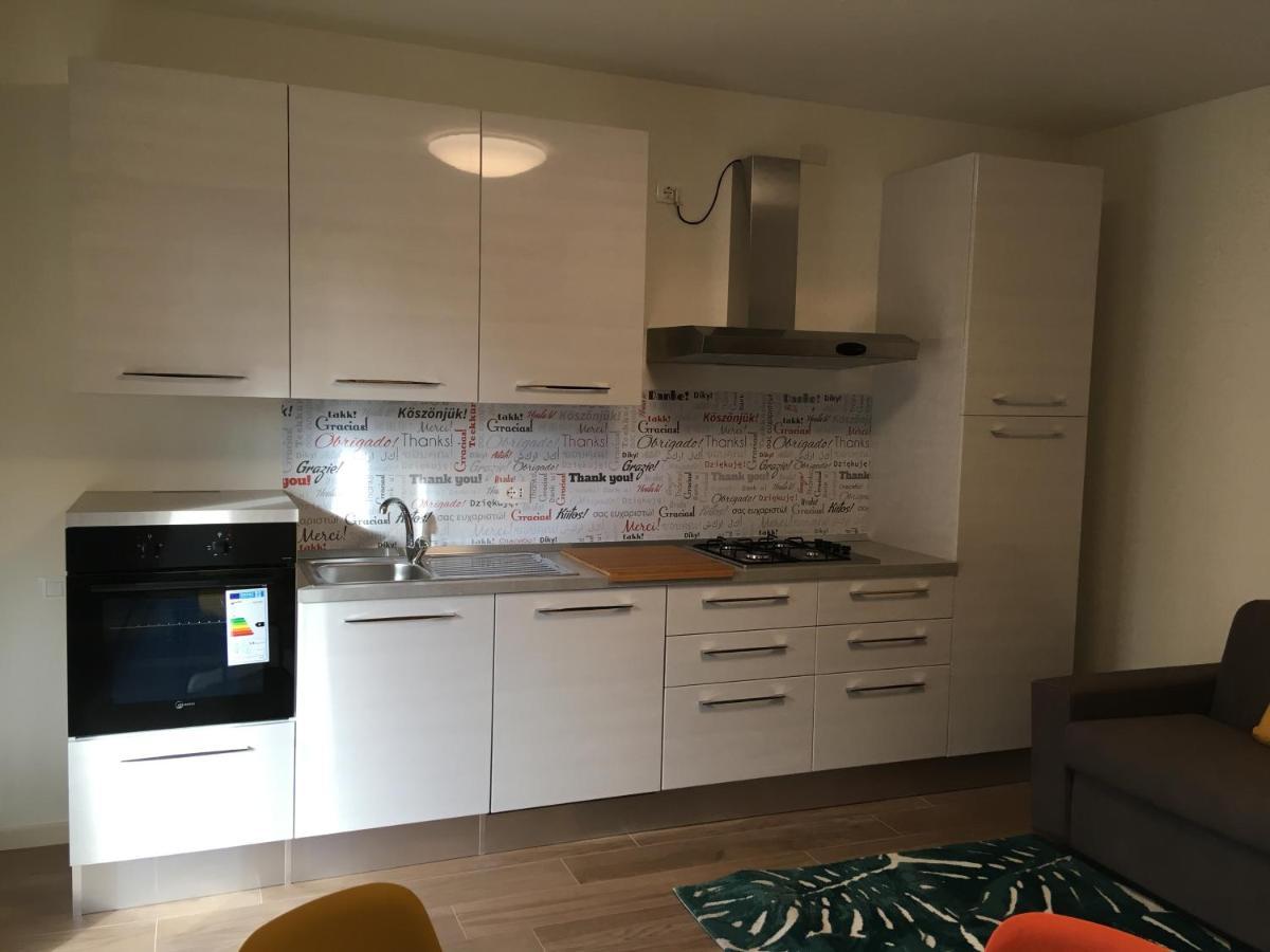 Residenza Elena Apartment Rimini Ngoại thất bức ảnh